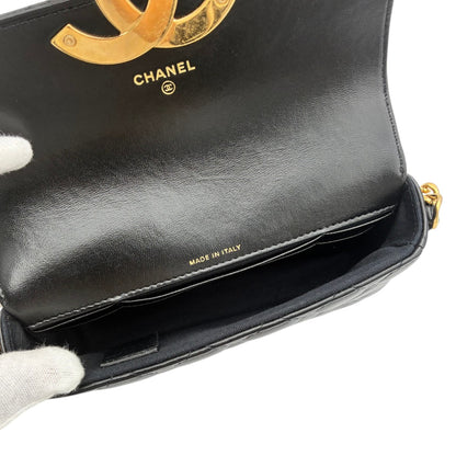 シャネル マトラッセ チェーンショルダーバッグ フォンケース ブラック ゴールド金具 AP3207