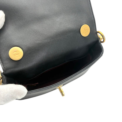 シャネル マトラッセ チェーンショルダー ブラック ゴールド金具